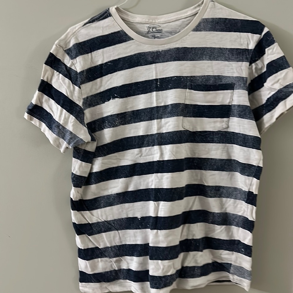 J Crew men’s navy and cream striped short sleeve tee   Size L.